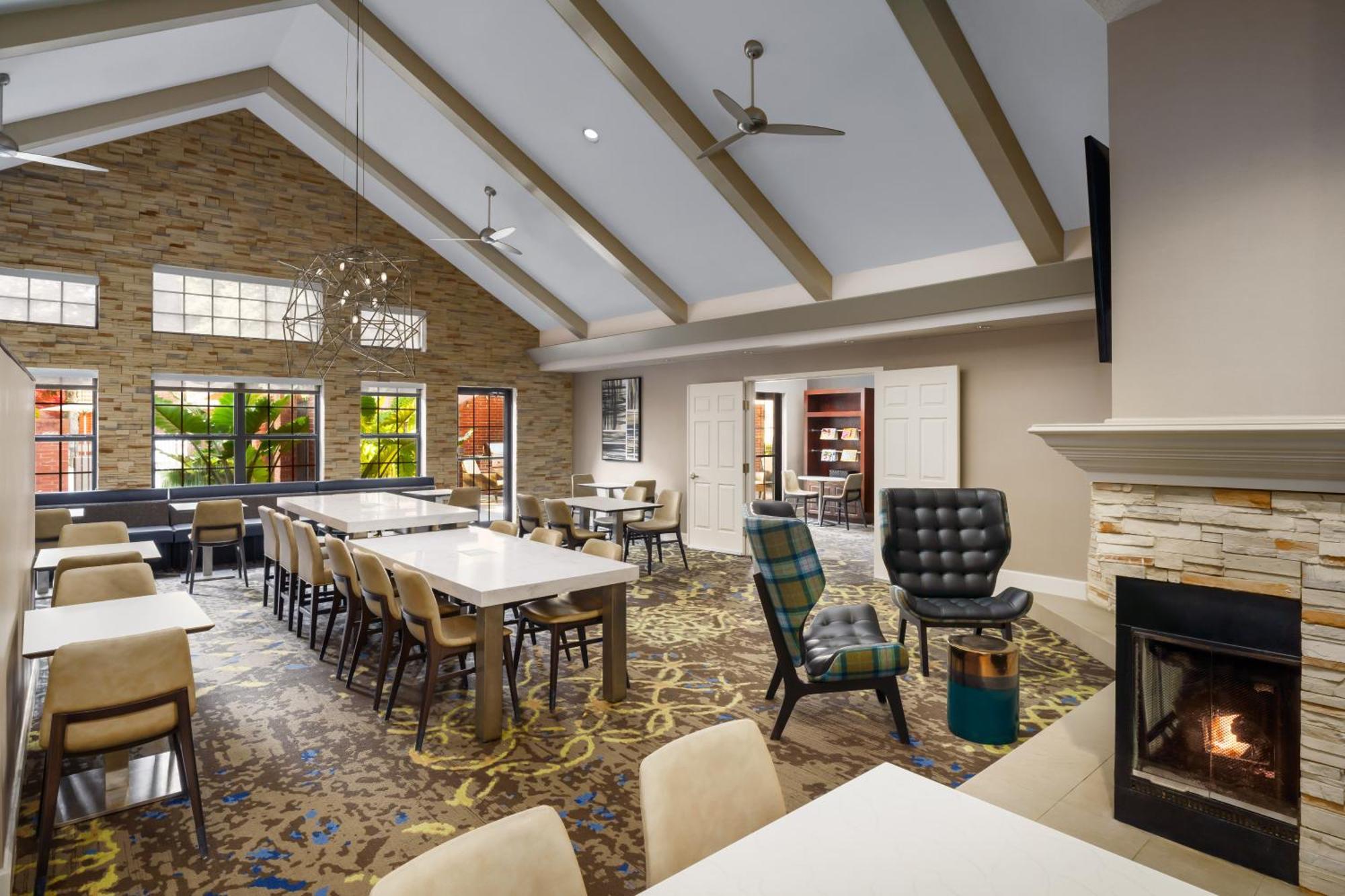 Residence Inn Dallas Addison/Quorum Drive Exterior photo