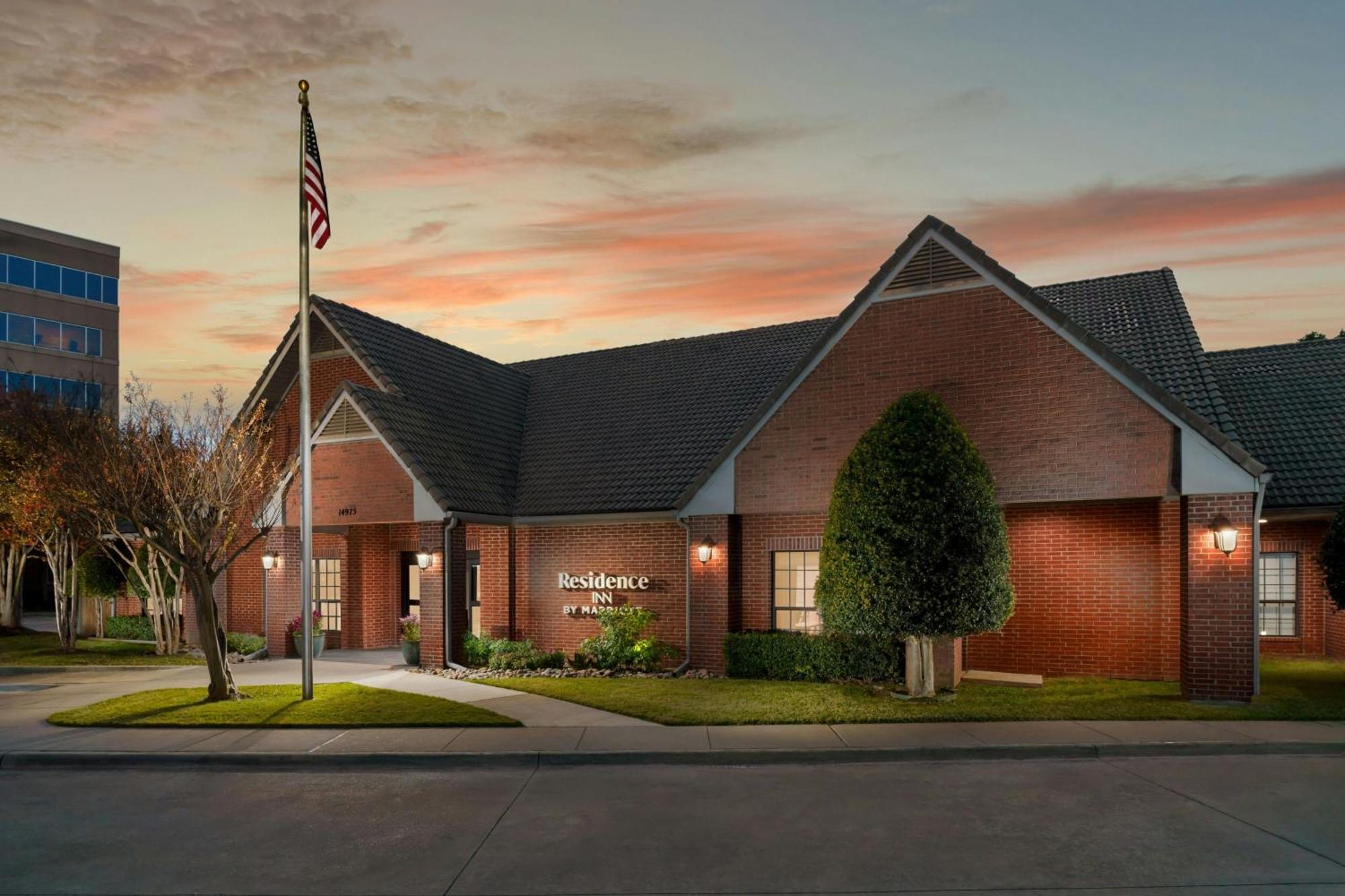 Residence Inn Dallas Addison/Quorum Drive Exterior photo